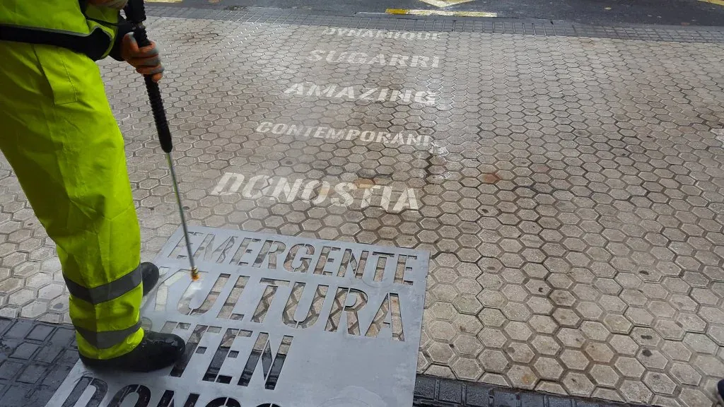 Aplicación de Clean Graffiti para Club de Arte.